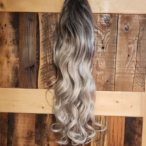 Elegant Ombre Wavy Hair Wig